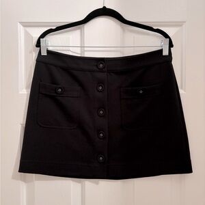 Banana Republic black button-front mini skirt with pockets - medium